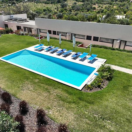 Suites Sunny Hill 몬카라파초 외부 사진