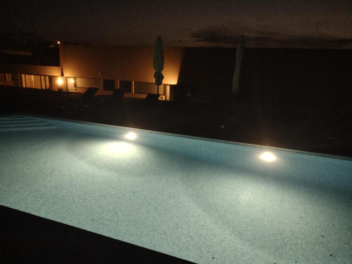 Suites Sunny Hill 몬카라파초 외부 사진
