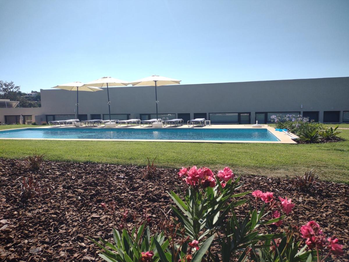 Suites Sunny Hill 몬카라파초 외부 사진