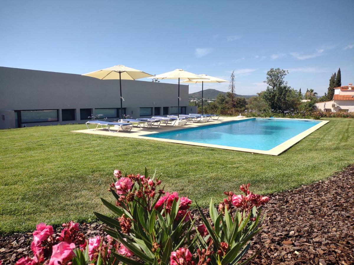 Suites Sunny Hill 몬카라파초 외부 사진